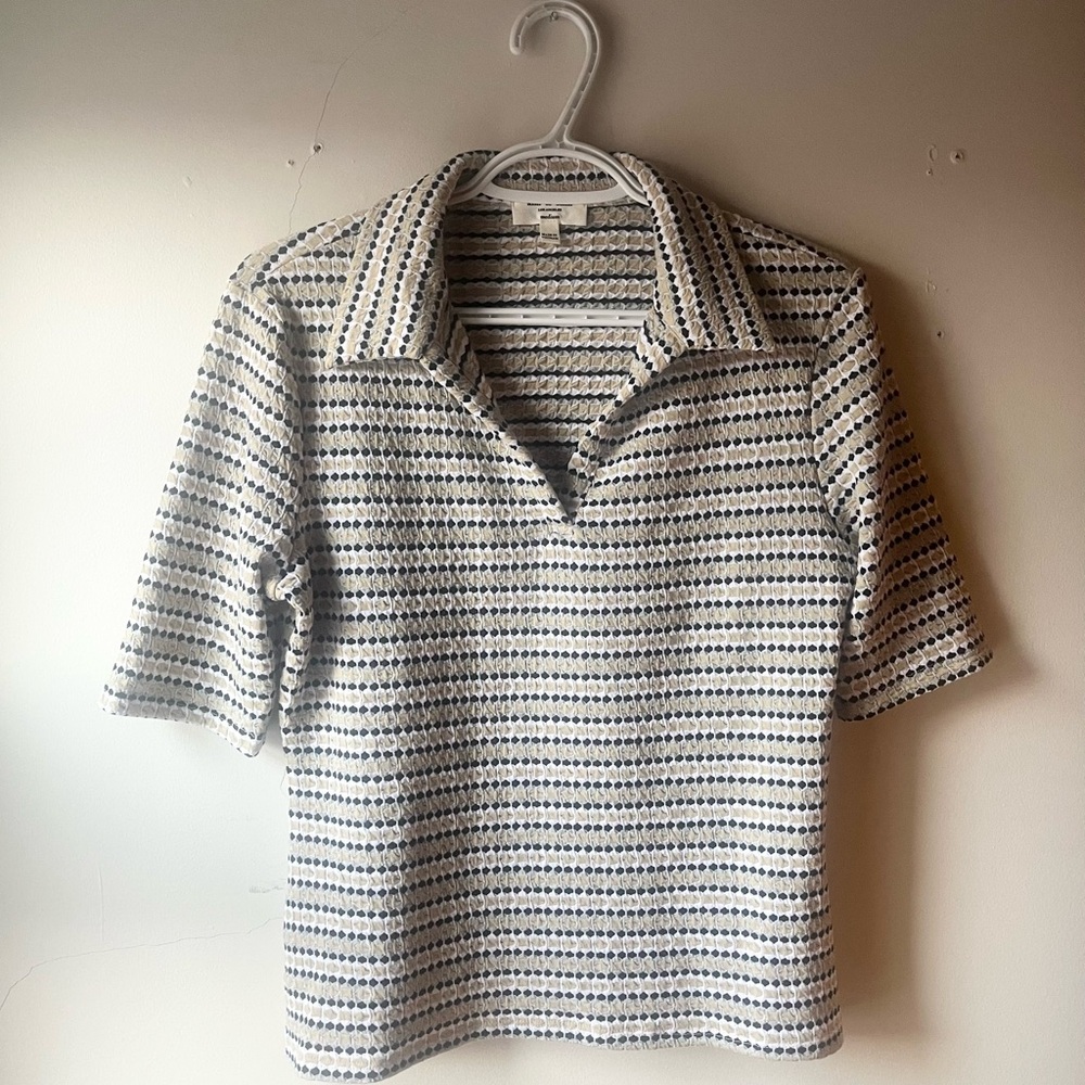 Kim & Cami Textured Knit Top in navy and Tan